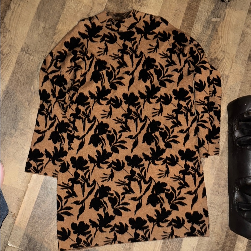 Stunning Blu Pepper Floral Soft Sweater Tunic Dress -Size L excellent Condition